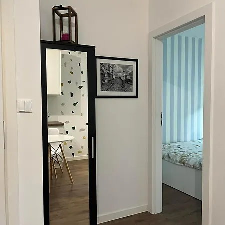 Giulia Z Balkonem 아파트 *